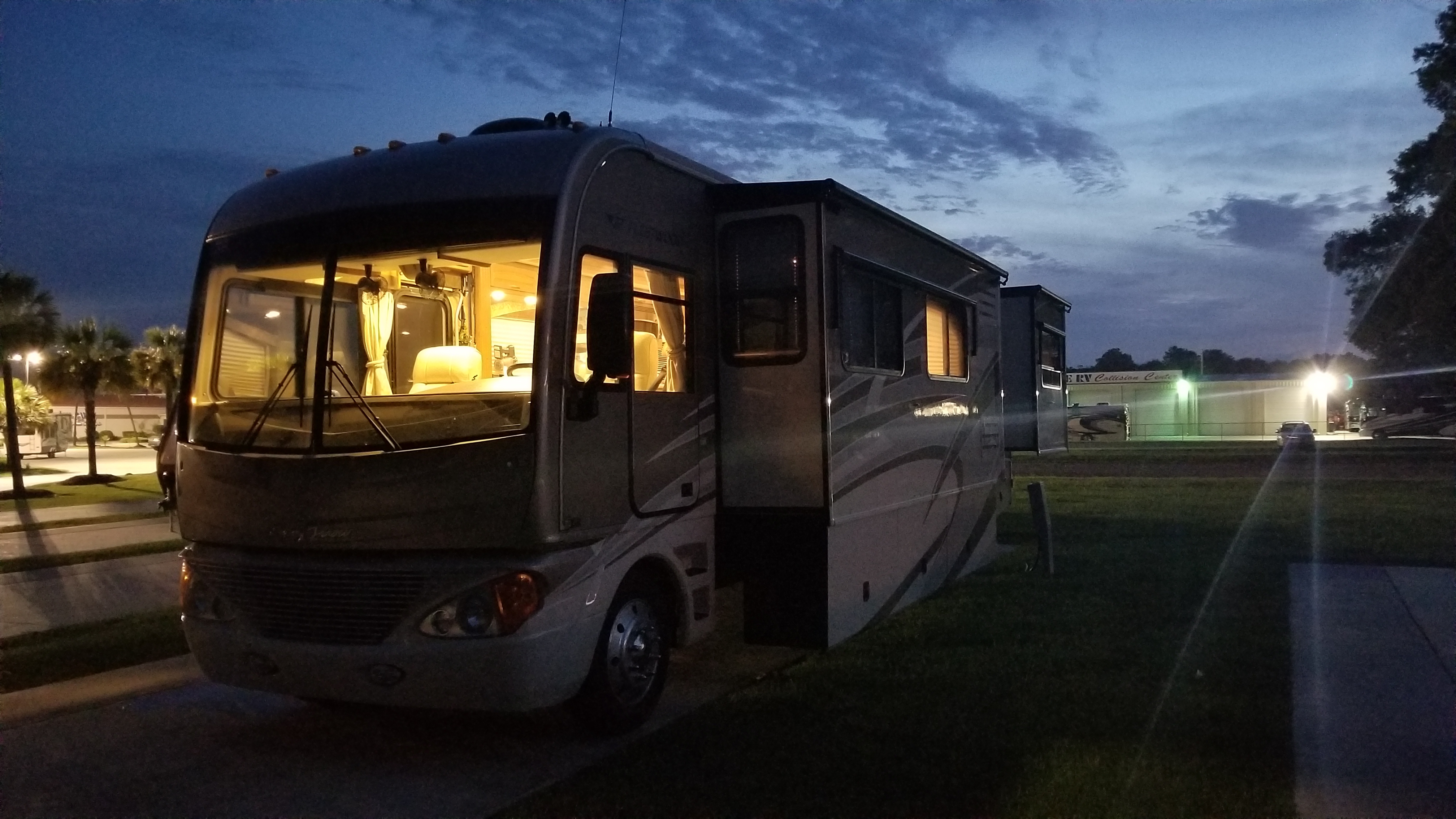 Houston Motorhome Class A RV Rental | RVPlusYou