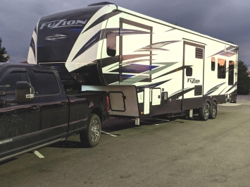 Fuzion 373 Toy Hauler 5th Wheel