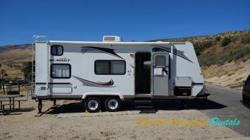 Relax in our 27' THOR SUMMIT SLEEPS 7 delivery, pick up and set up !