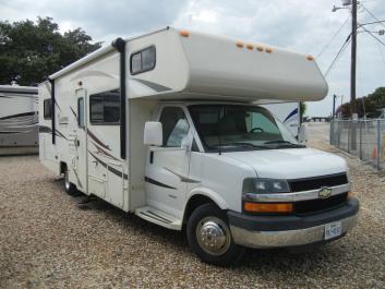 Beautiful, low mileage RV in the Southeast! Sleeps 8, easy to drive.