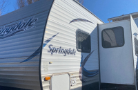 Sleeps 8 and very clean.  Very spacious. Tows great and light weight