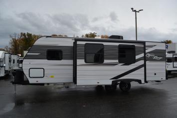 HaRVey The Highland Ridge RV