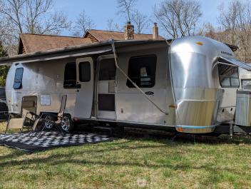 Vintage Iconic Airstream Getaways, delivered to you...show up & enjoy!