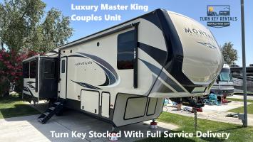 38' couples unit with king bed and full open floor living room kitchen 38' couples unit with king bed and full open floor living room kitchen