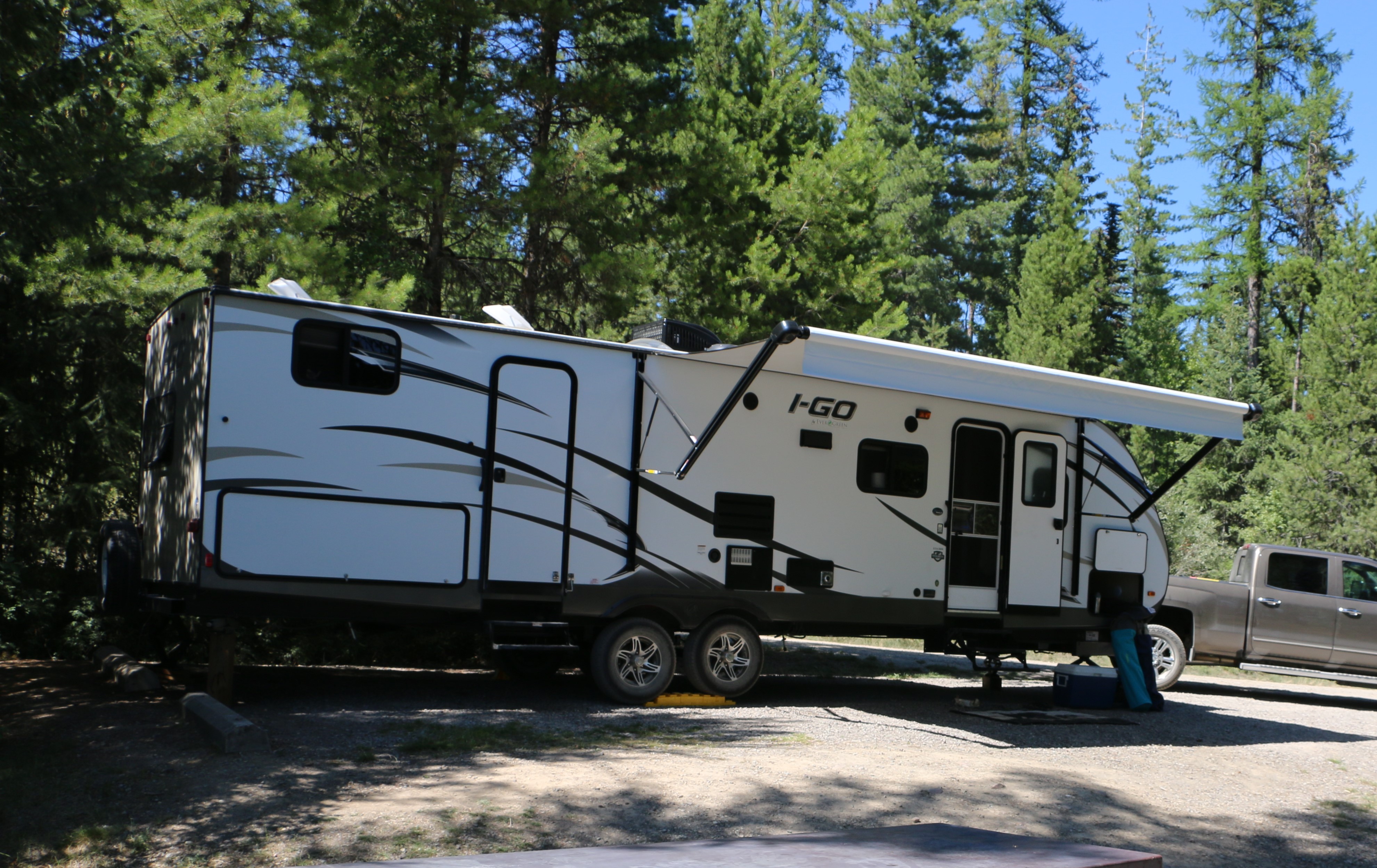 travel trailer with two slides