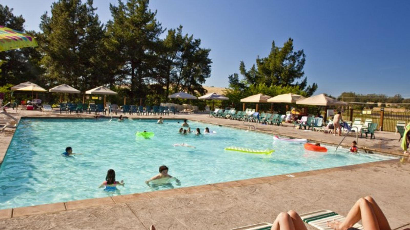 Campgrounds with indoor pools near outlet me